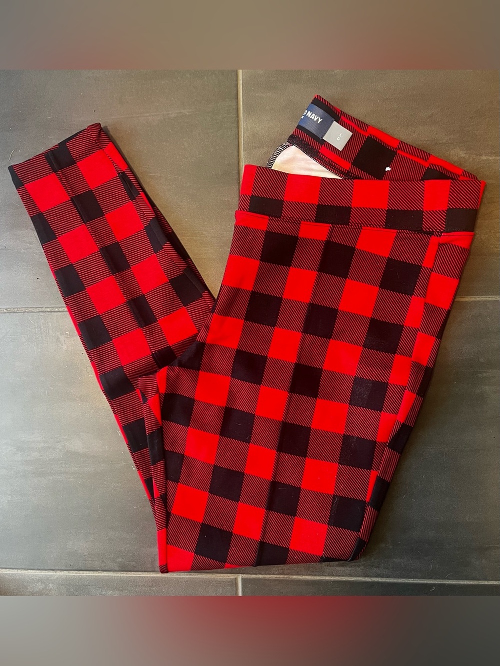NWOT - Old Navy “Stevie” red & black skinny pants, women’s size L